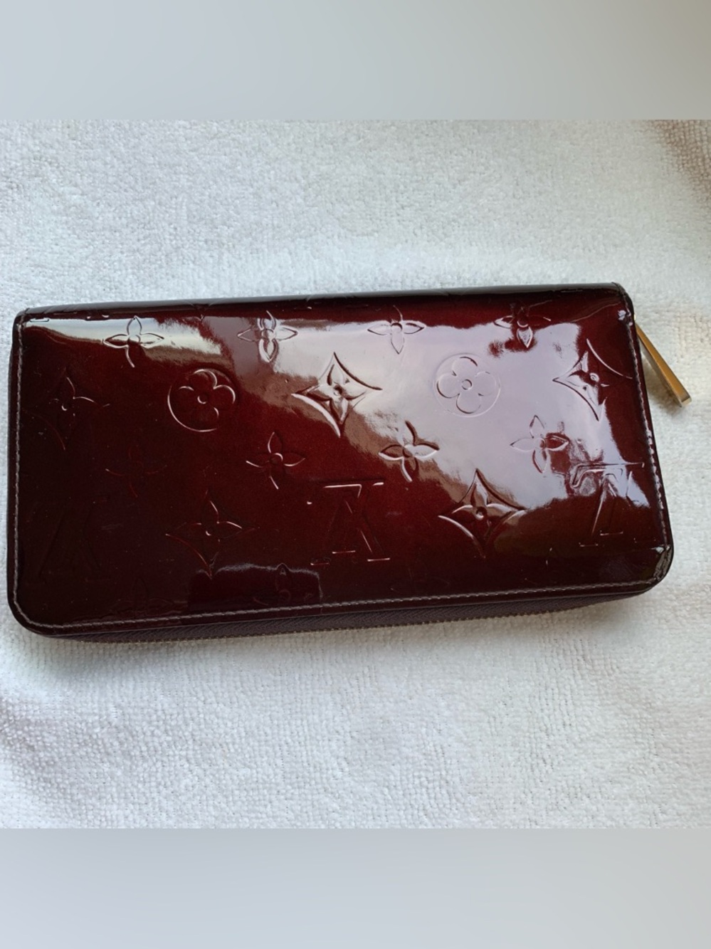 Authentic Louis Vuitton Pomme D’Amour Monogram Vernis Bordeaux Patent Zip Wallet